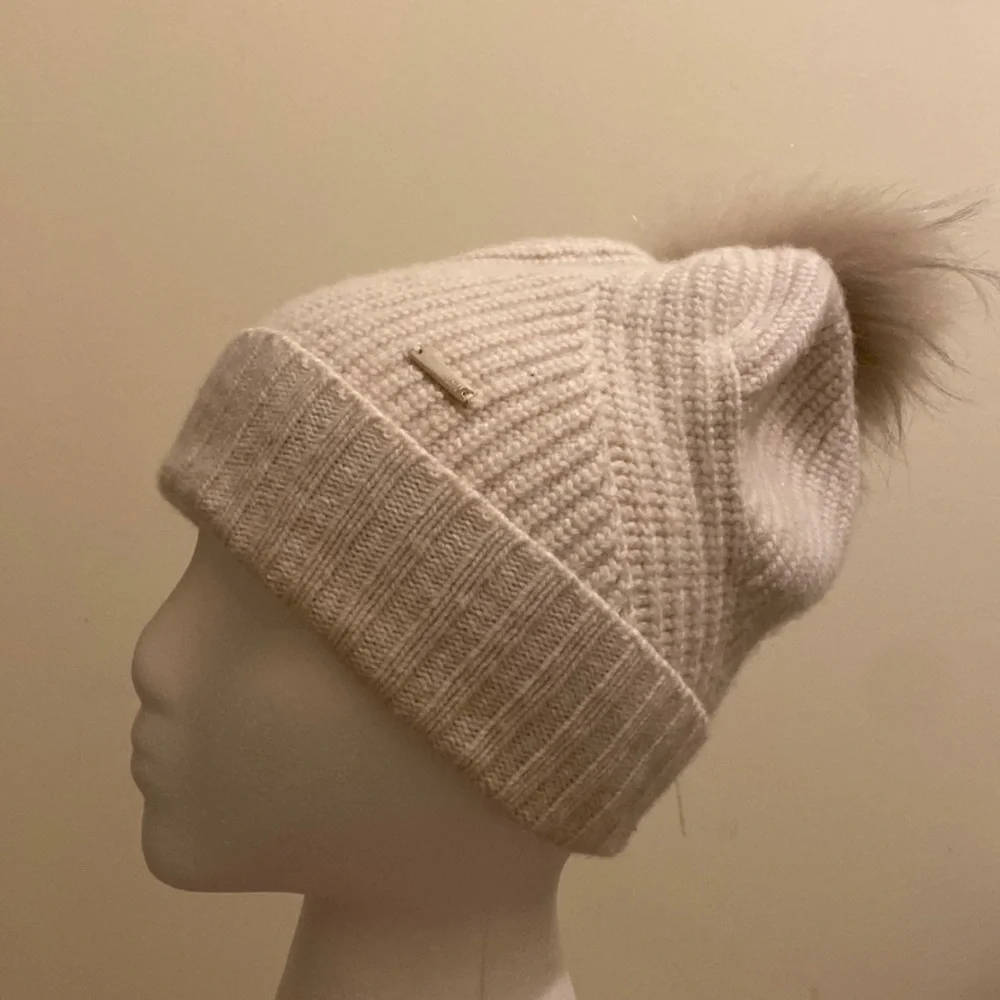 WOOLRICH KOHN TICH & BROS HAT WITH FUR RACCOON POM POM . Size M